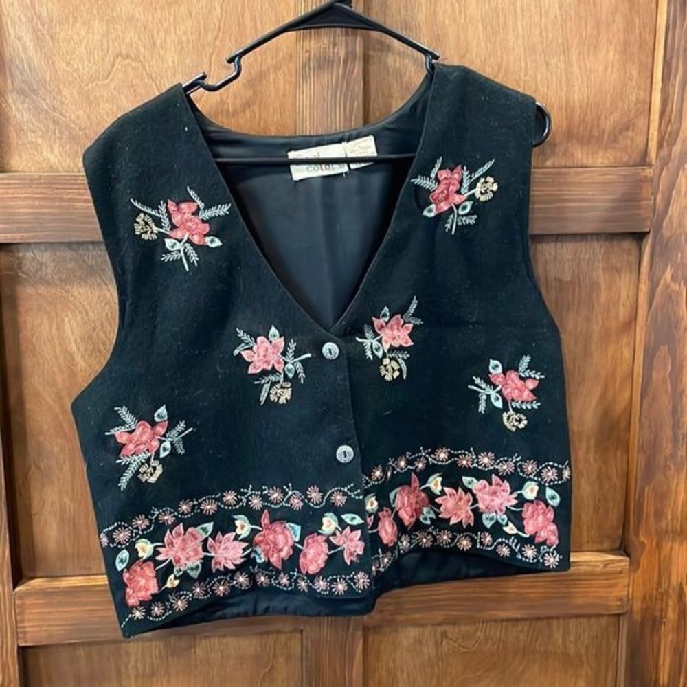 Folklore 100% Wool Floral Embroidered V-neck Vest
$35 or OBO